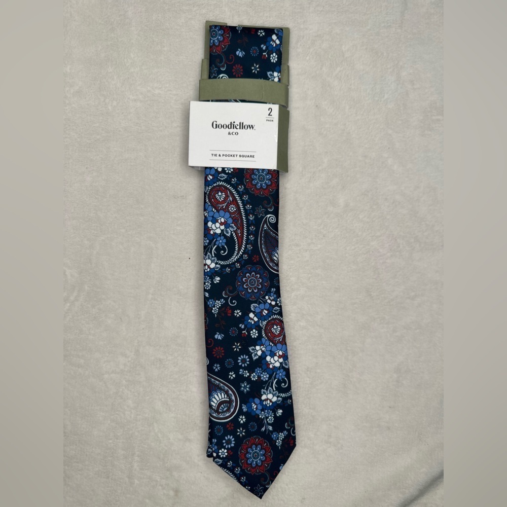 Good fellow & Co Men's Red Blue Tie & pocket square One Size